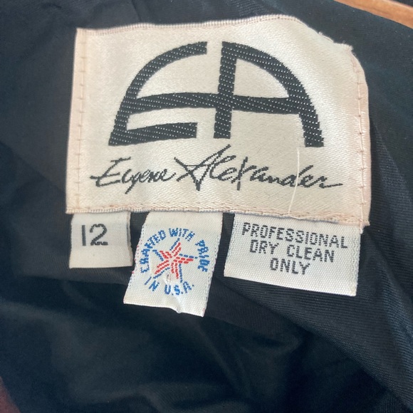 Beautiful velvet and taffeta ball gown - Picture 5 of 5